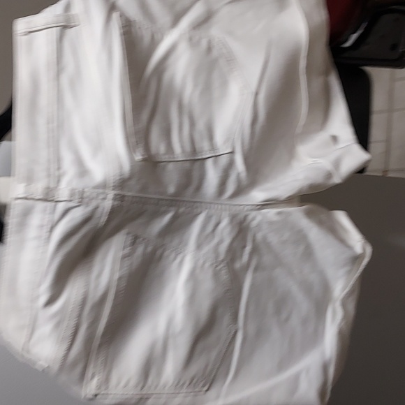 Shorts - Picture 2 of 4